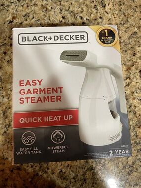 Black & Decker White Easy Garment Steamer - Quick Heat Up